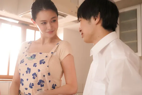 phim sex em gai Ở tuổi dậy thì cậu con trai luôn nhìn mẹ mình với ánh mắt khác, và rồi…